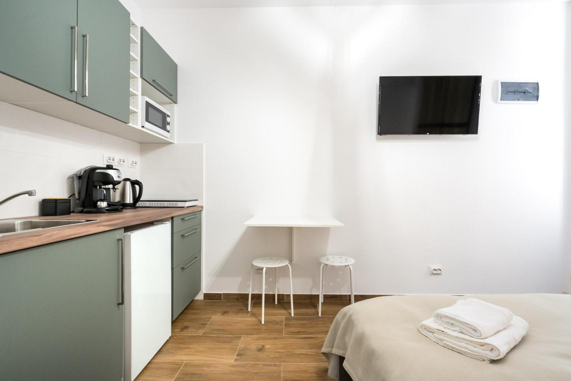 Urban Walls Apartments 5B บูคาเรสต์ ภายนอก รูปภาพ