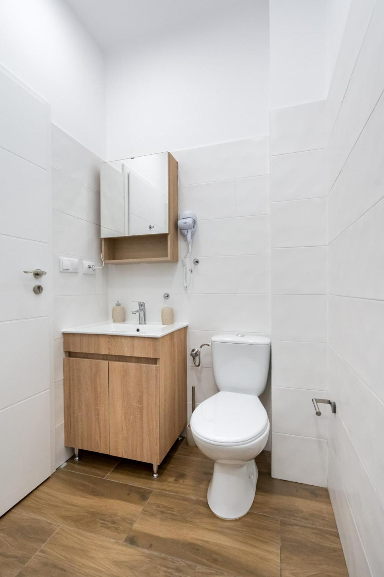 Urban Walls Apartments 5B บูคาเรสต์ ภายนอก รูปภาพ